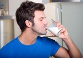 Полезные свойства молока при гастрите